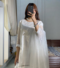 White Noir Royal