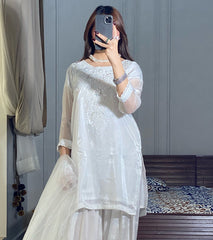 White Noir Royal