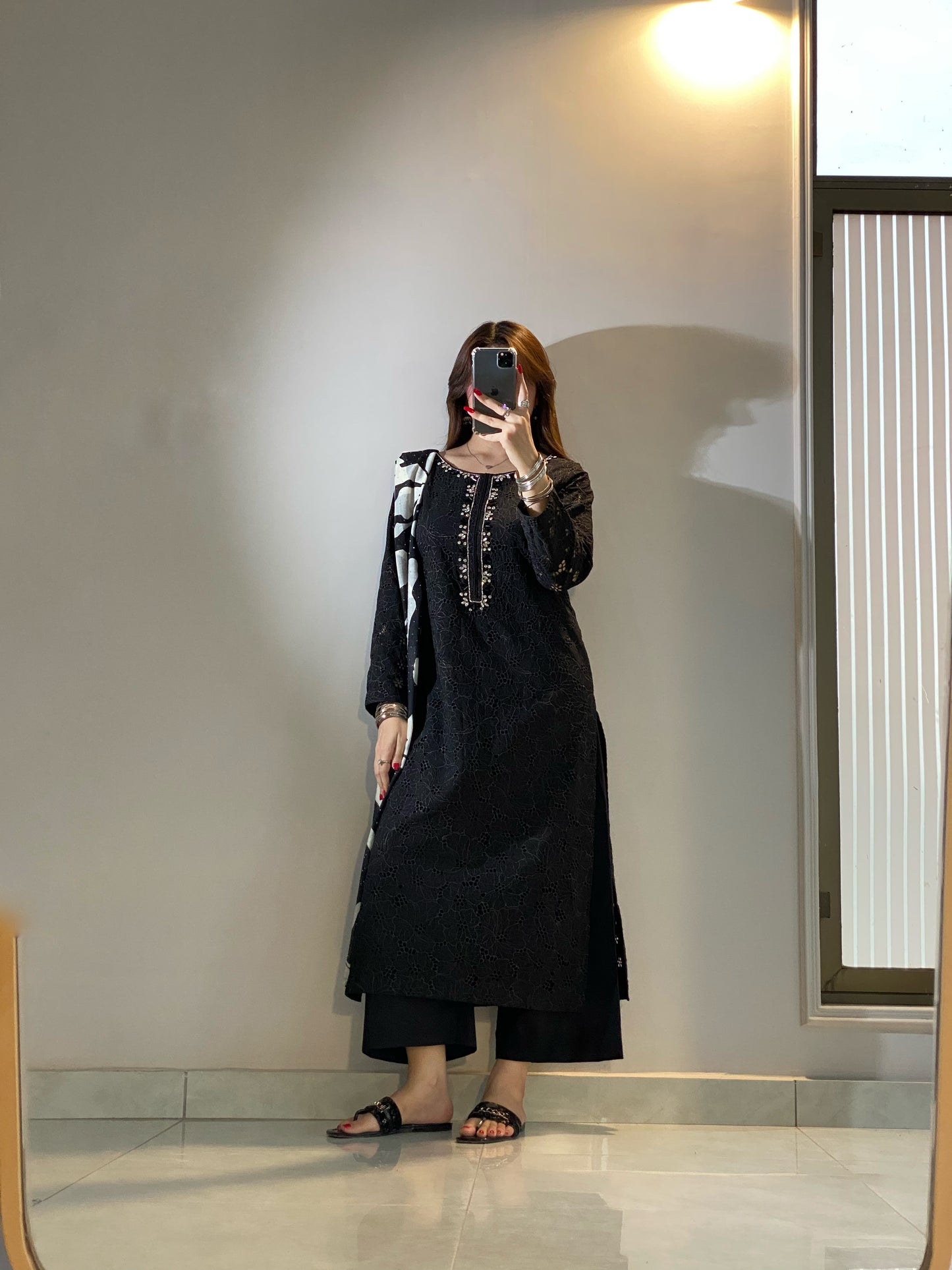GULNAR Black