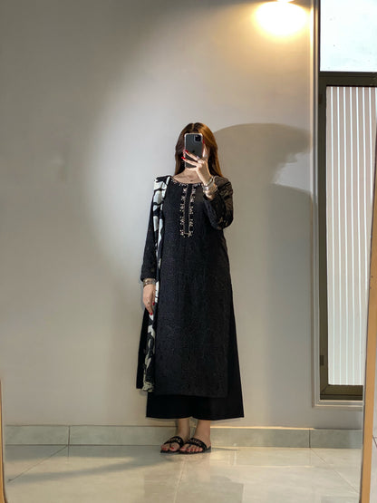 GULNAR Black