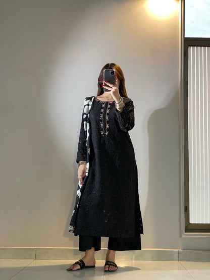 GULNAR Black