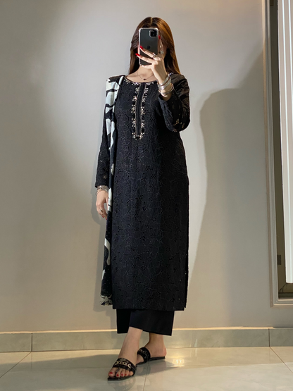 GULNAR Black