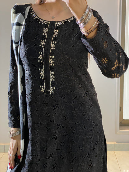 GULNAR Black